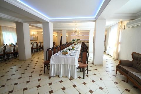 Dom Przyjęć Victoria – Nędza