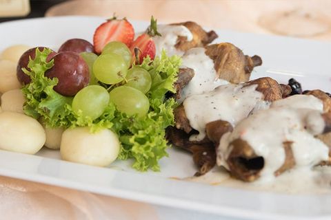 Restauracja pod Kasztanami - dania z dziczyzny, obiady, wesela, imprezy okolicznościowe – zdjęcie 2, Rudy