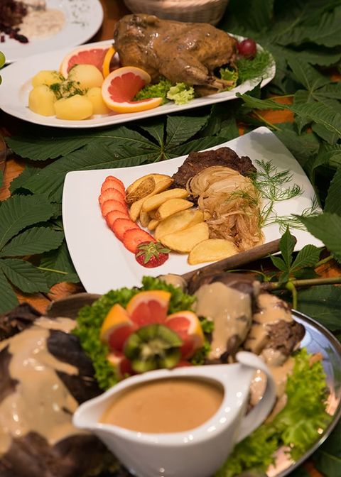 Restauracja pod Kasztanami - dania z dziczyzny, obiady, wesela, imprezy okolicznościowe – zdjęcie 4, Rudy